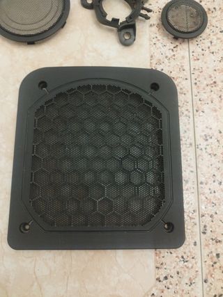 Bmw f46 rejillas y esquinas  altavoces 