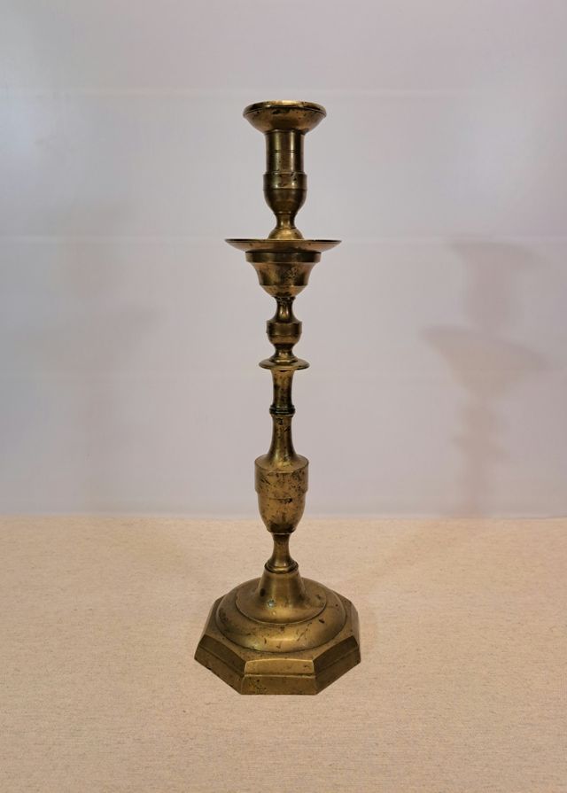 Candelero de bronce. S. XIX