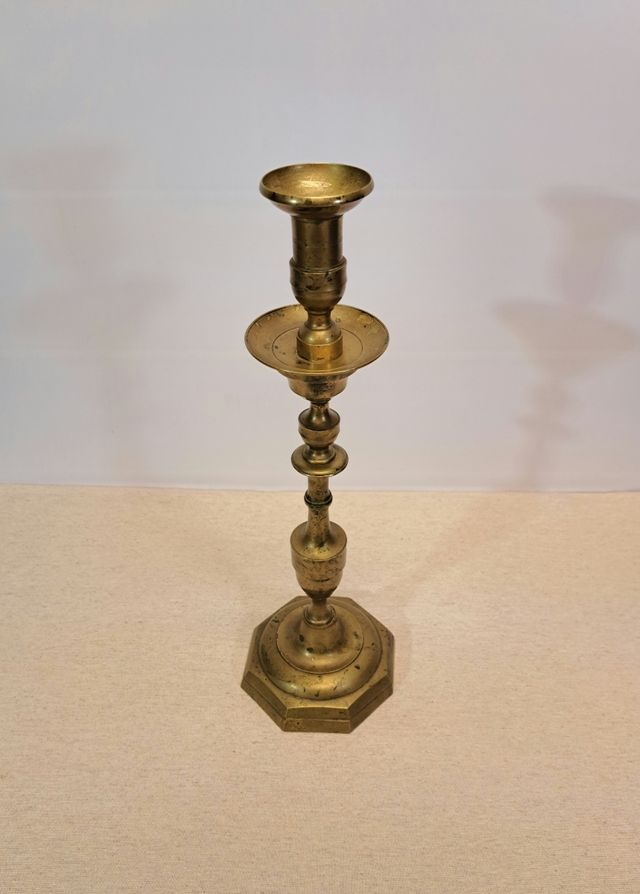 Candelero de bronce. S. XIX