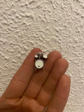 Pin/broche con forma de batería/tambor/percusión