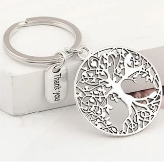 Llavero de metal del árbol de la vida.