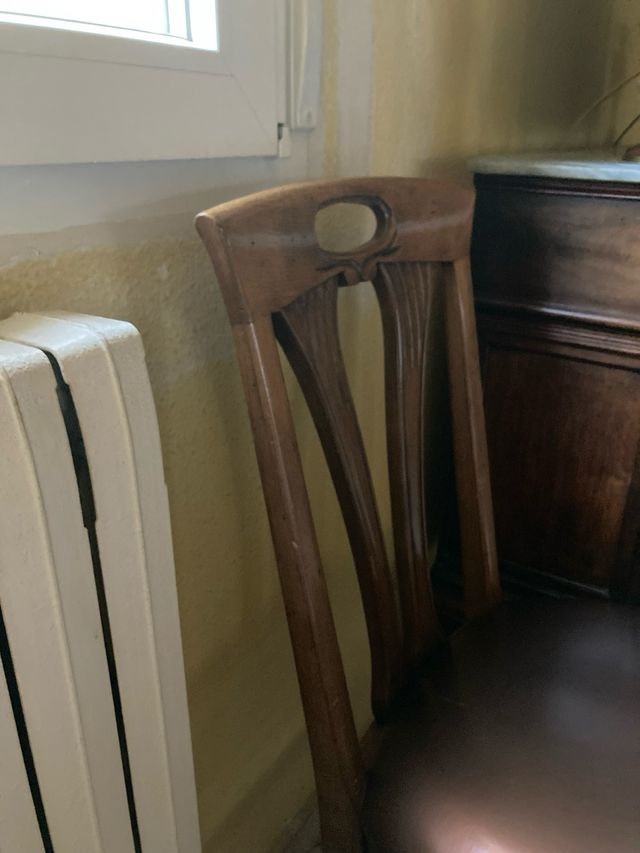 2 sillas madera nogal