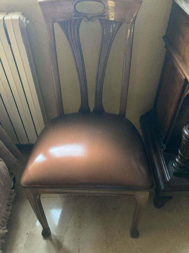 2 sillas madera nogal