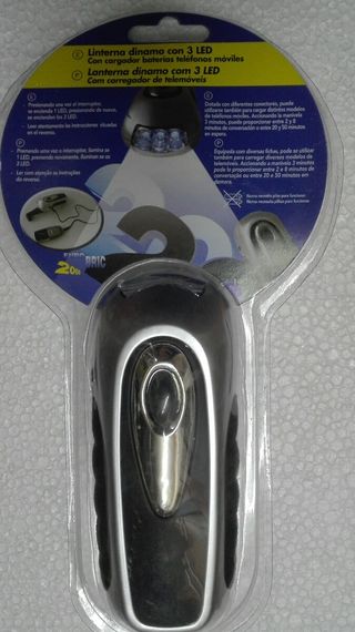 Linterna dinamo cargador móvls.