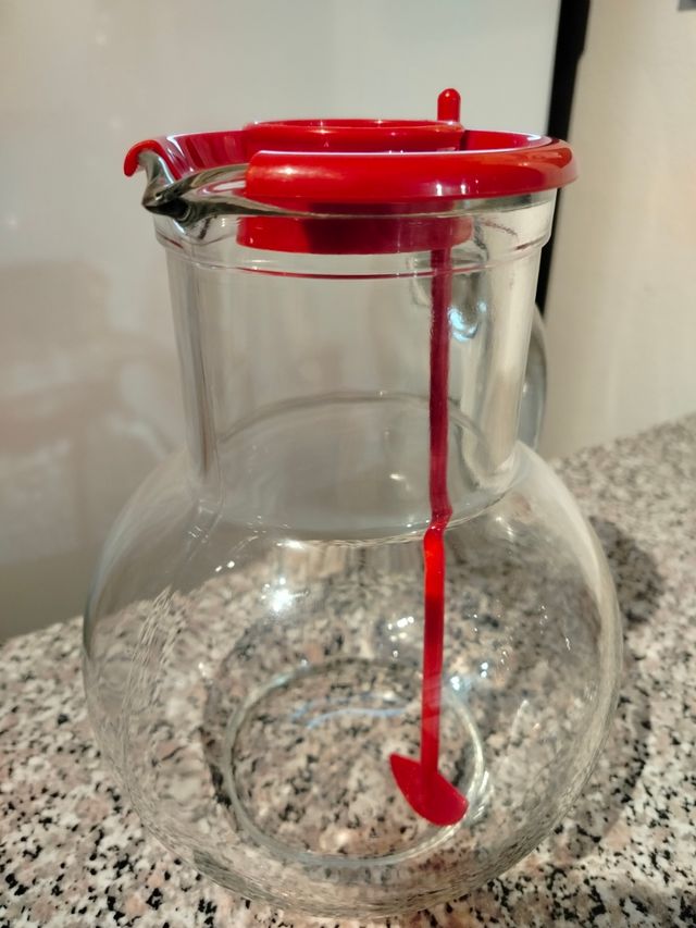 Caraffa in vetro con coperchio nuova