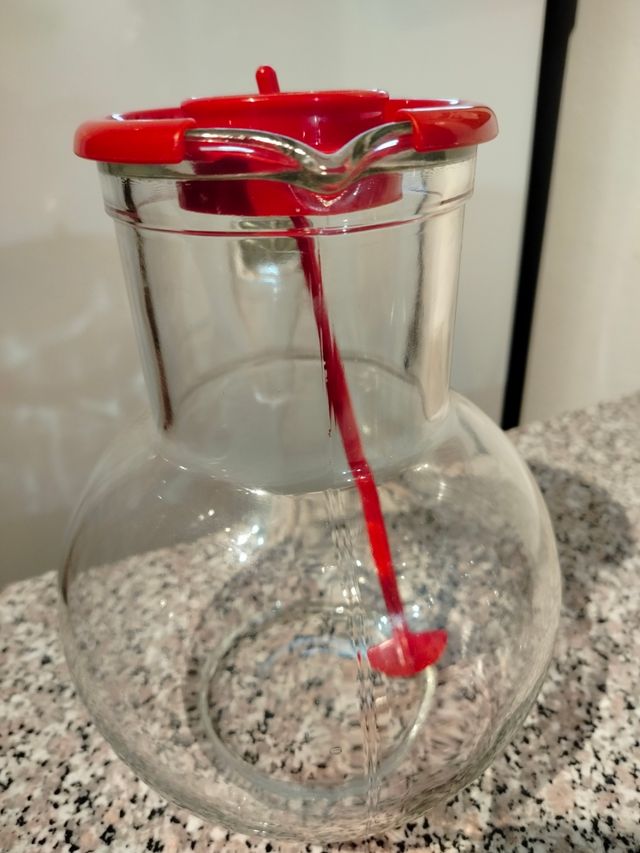 Caraffa in vetro con coperchio nuova