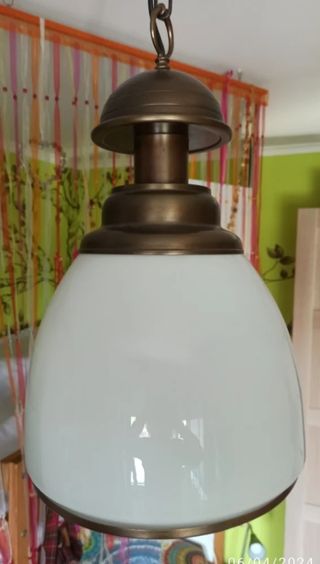 Lampara nautica cristal opalino y latón