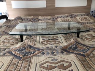 Mesa pequeña de cristal