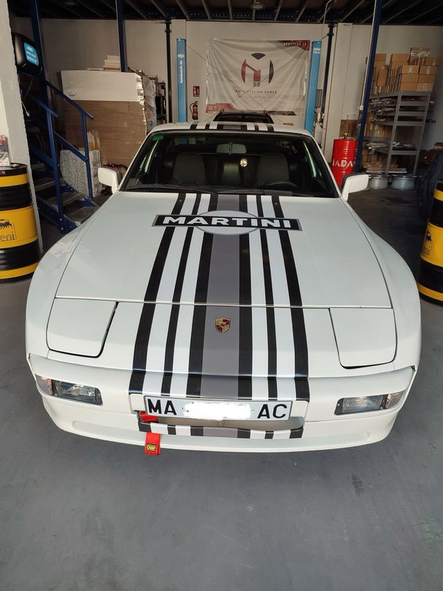 Porsche 924S Martini 944 look
