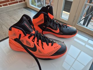 Zapatillas basket Nike niña/mujer EUR 37.5.NEGOCIA