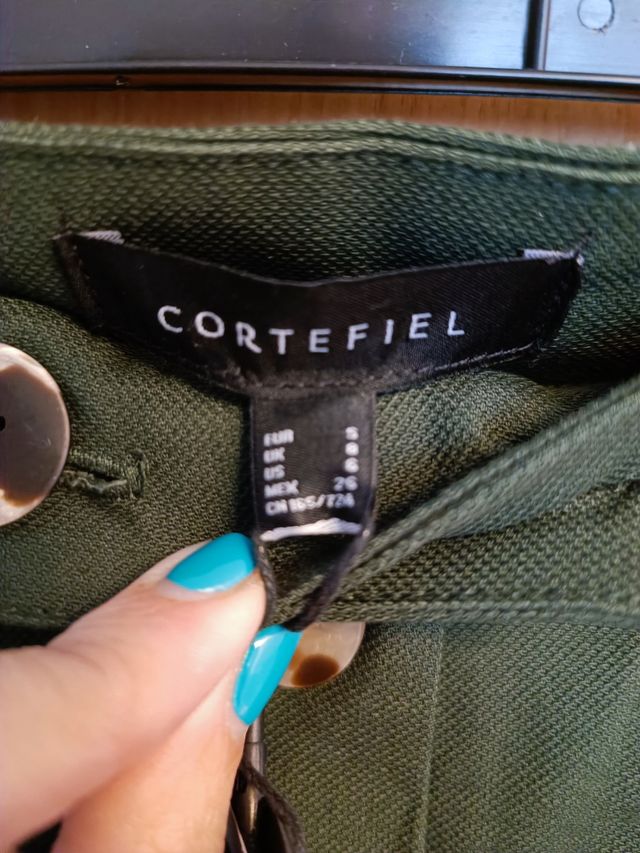 Falda verde sin estrenar