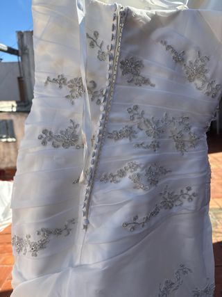 OFERTA Vestido de novia hecho a mano (nuvies d or)