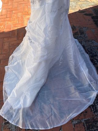 OFERTA Vestido de novia hecho a mano (nuvies d or)
