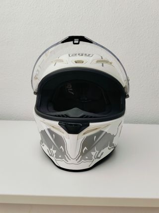 Casco AGV