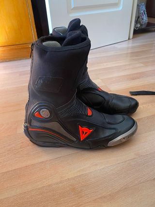 Dainese Axial D1