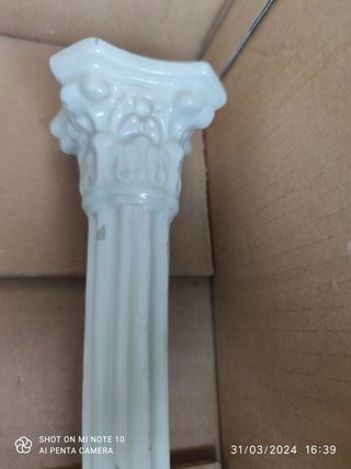 Dos columnas para candelabros