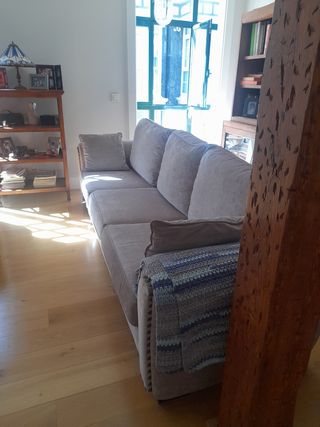 Sofá ChaiseLongue clásico con tachuela