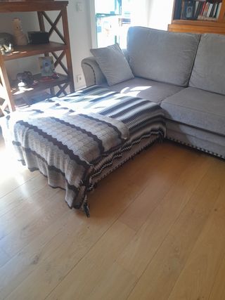 Sofá ChaiseLongue clásico con tachuela