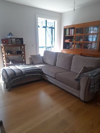 Sofá ChaiseLongue clásico con tachuela