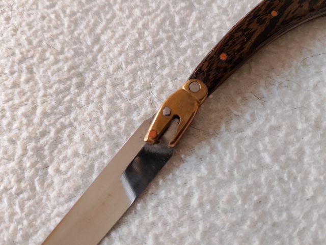 CUCHILLO ANTIGUO DE DISEÑO