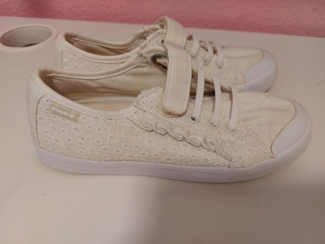 Zapatillas niña Mayoral talla 34.