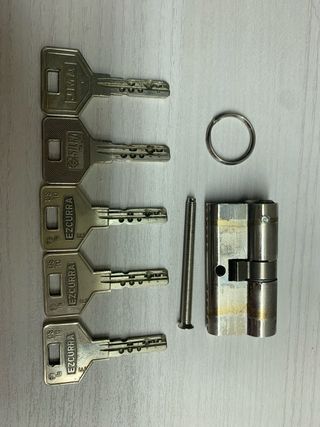 Bombines y llaves. Varios modelos. 