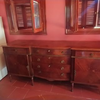 Mueble aparador antiguo