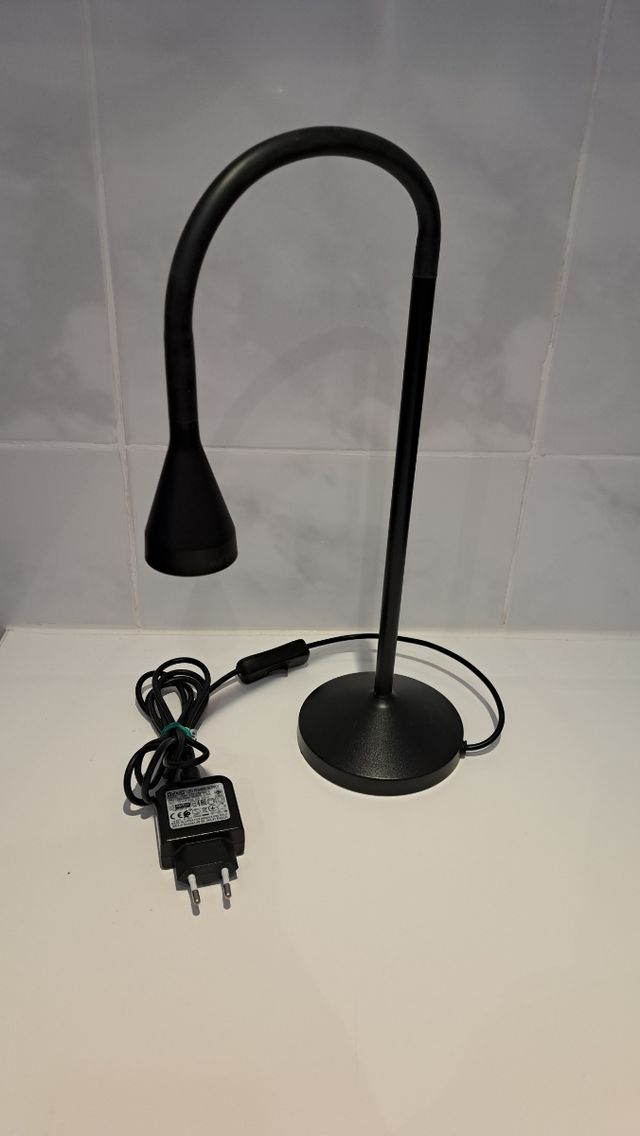 Lámpara mesa negra