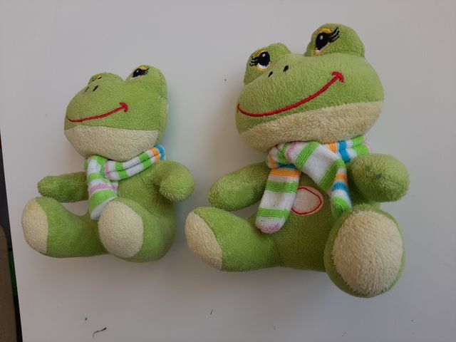 Peluche rana verde