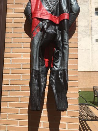 OFERTON Mono Dainese + regalo espaldera