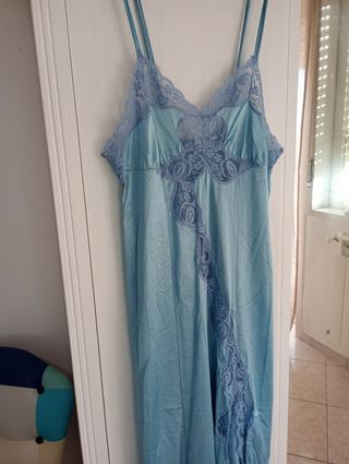 Tris eleganti Vestaglie da notte