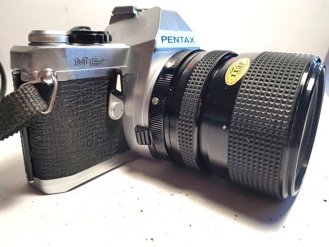 PENTAX MG con objetivo Vivitar 28-70mm/1:3,9-4,8