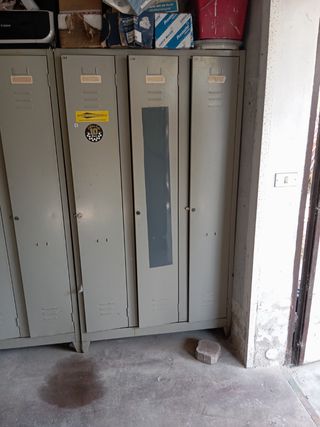 Armadio tre ante spogliatoio in allum