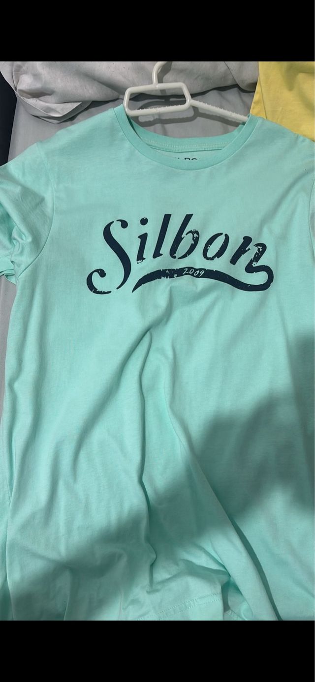 Camiseta silbon.