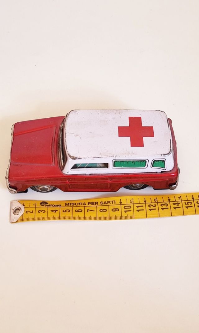 Macchina giocattolo vintage