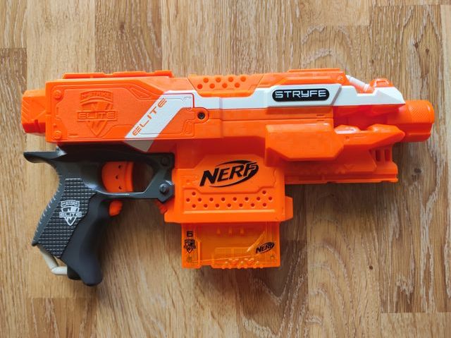 McKenzie Chandal con capucha Base Poly Zip