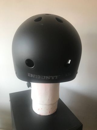 Casco Skateboard Industrial T : S y L