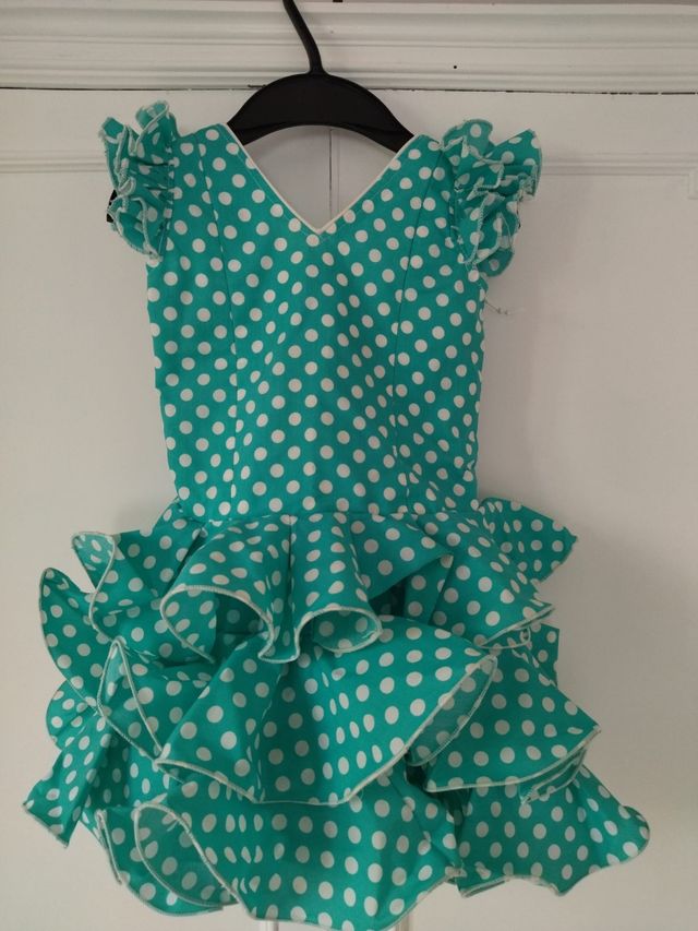 Traje de flamenca de niña talla 5 nuevo!
