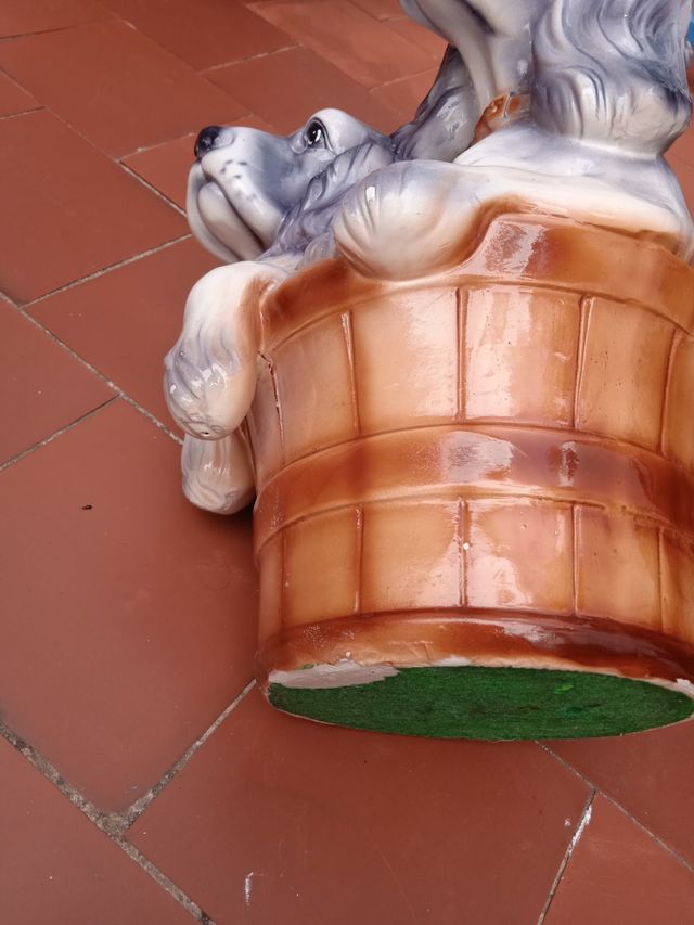 ANTIGUA FIGURA MACETERO CON PERROS REALISMO COCKER