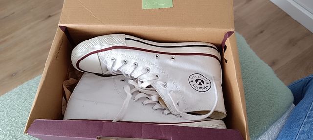 Zapatillas lona caña alta. VICTORIA