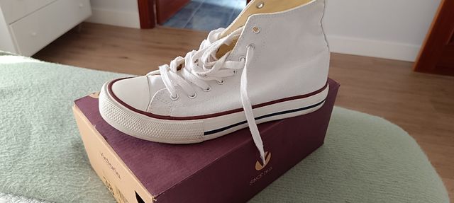 Zapatillas lona caña alta. VICTORIA