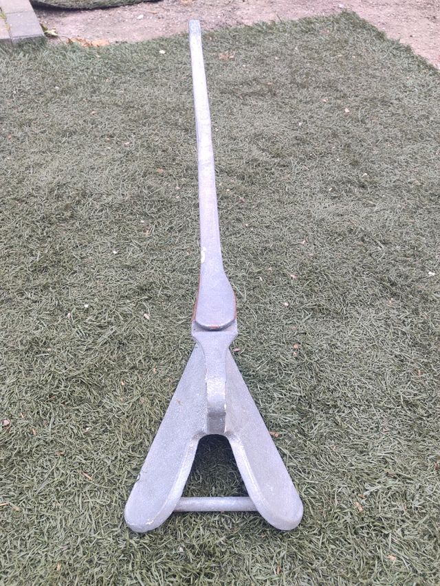 Ancla de barco arado