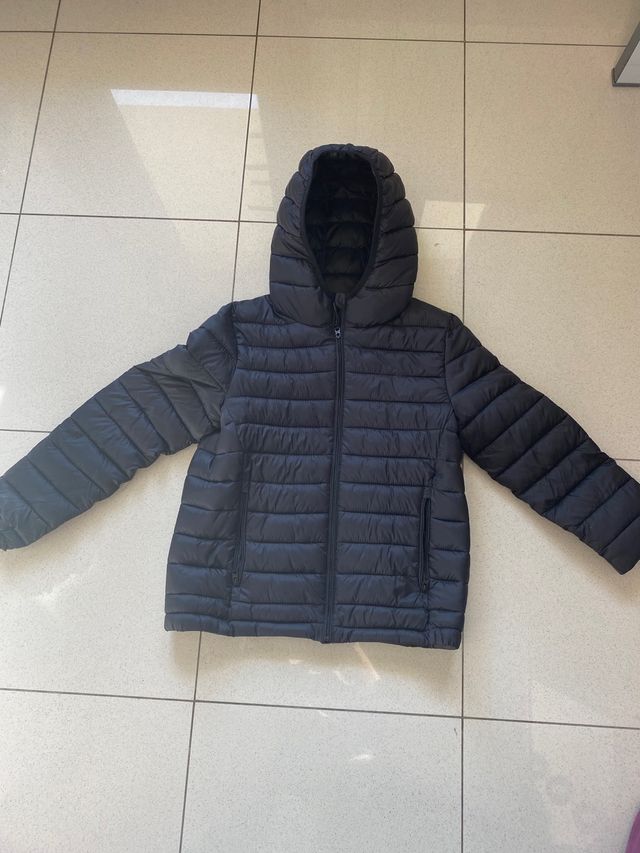 Chaqueta de plumas negro