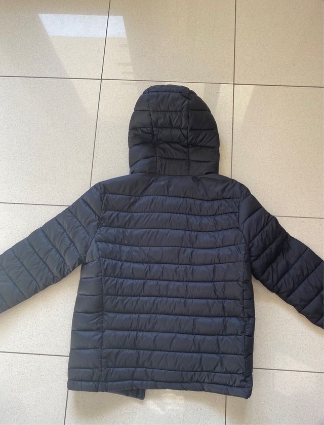 Chaqueta de plumas negro