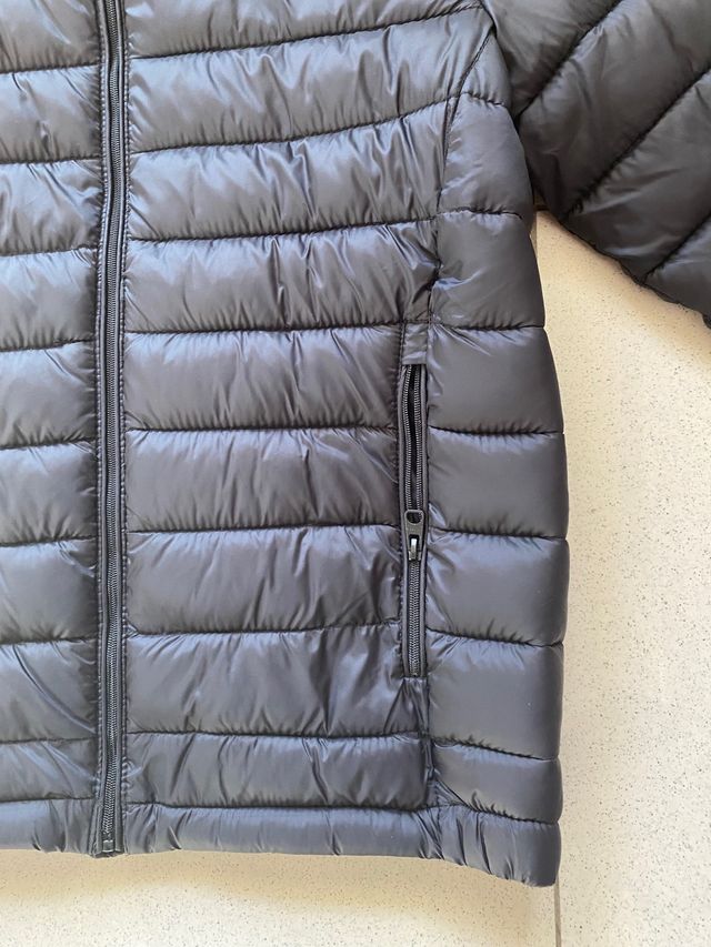 Chaqueta de plumas negro