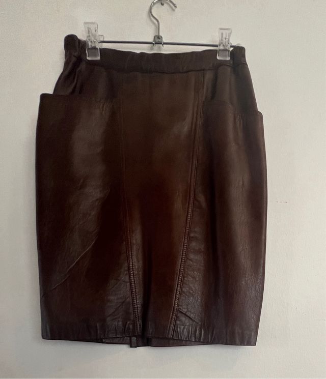 ¡LIQUIDO! Falda piel de alta calidad T. S