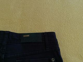 Pantalón azul marino de Stradivarius