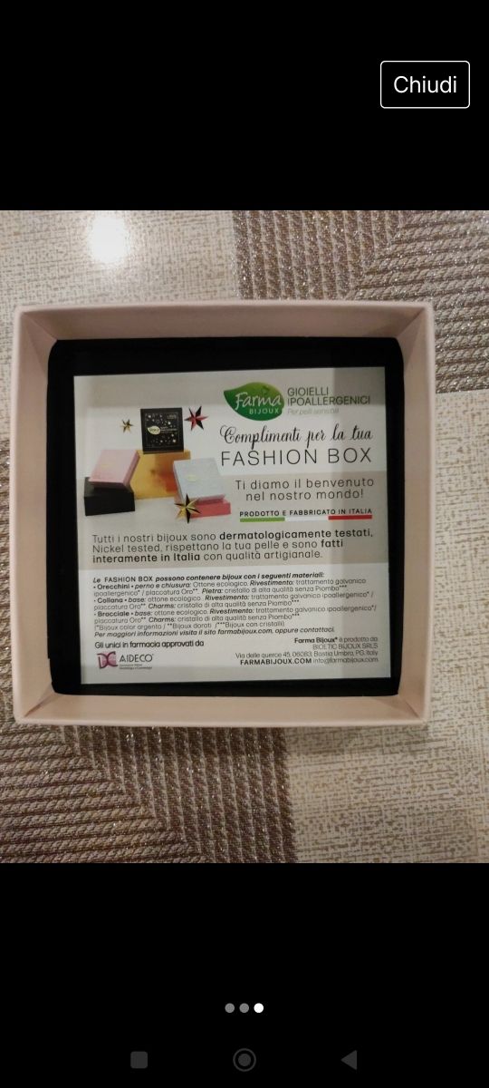 Orecchini e bracciali abbinati