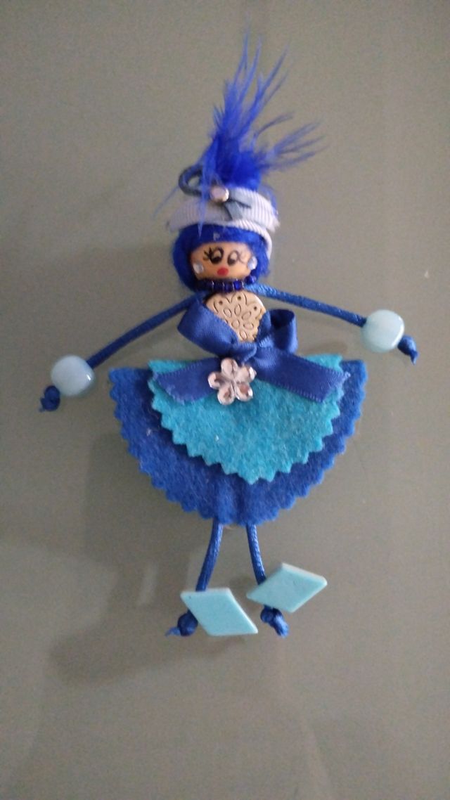 Broche muñeca fieltro