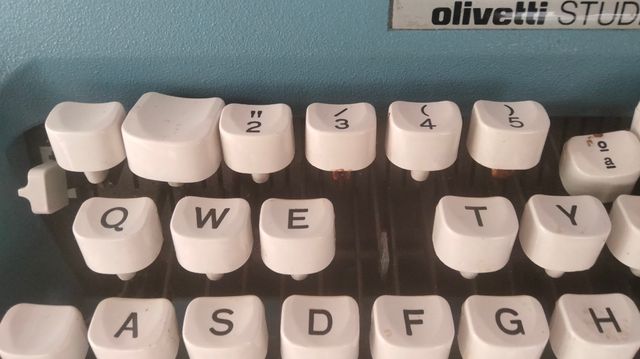 Maquinas escribir antigua 
